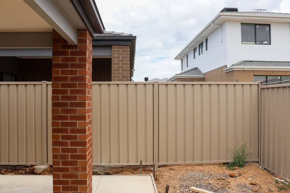 What Are My Rights When My Neighbor Owns the Wall I Want to Paint Epping?